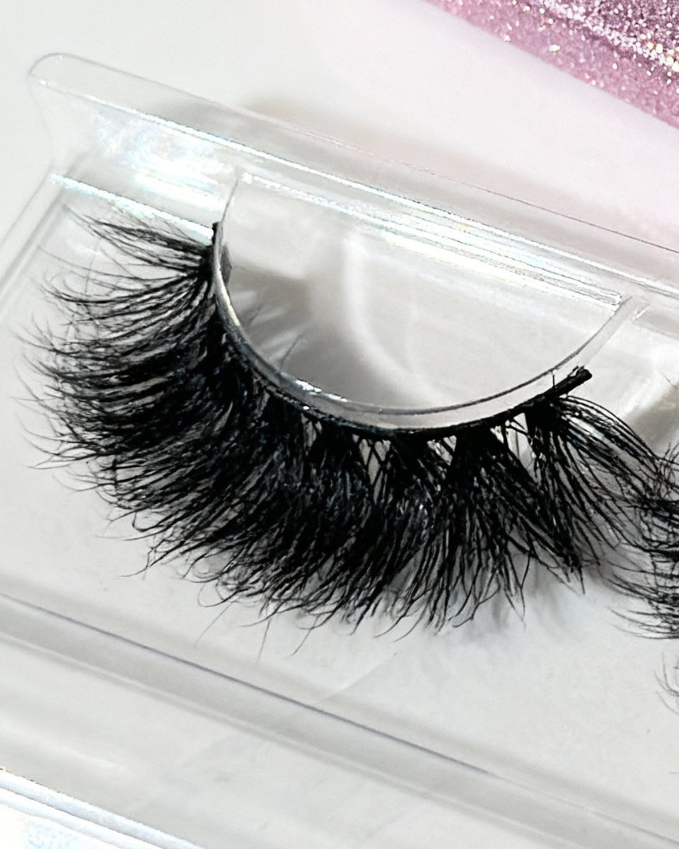 "Bag Runner" Mink Lashes - That Plug Lady